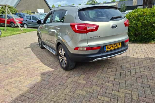 Kia Sportage (2011) thumbnail 3