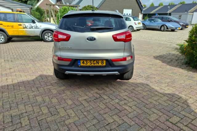 Kia Sportage (2011) thumbnail 4