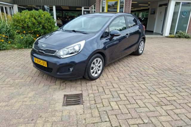 Kia Rio (2014) thumbnail 1