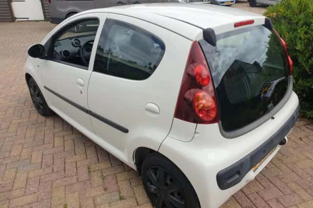 Peugeot 107 (2013) thumbnail 3