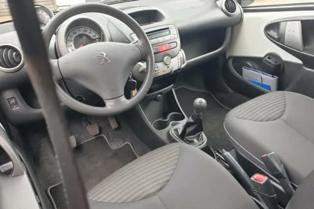 Peugeot 107 (2013) thumbnail 6