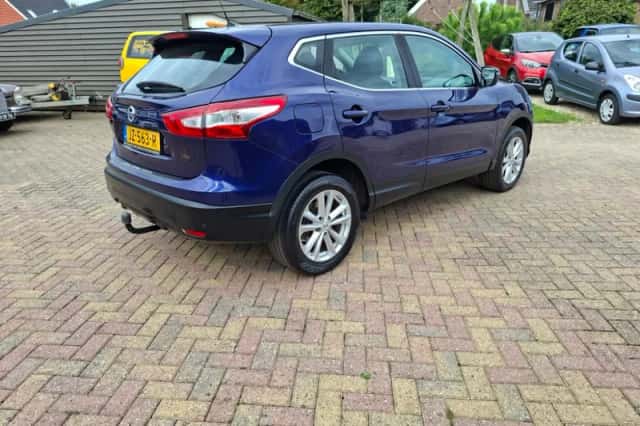 Nissan Qashqai (2015) thumbnail 5