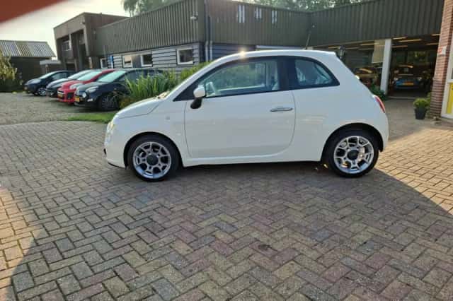 Fiat 500 (2014) thumbnail 2