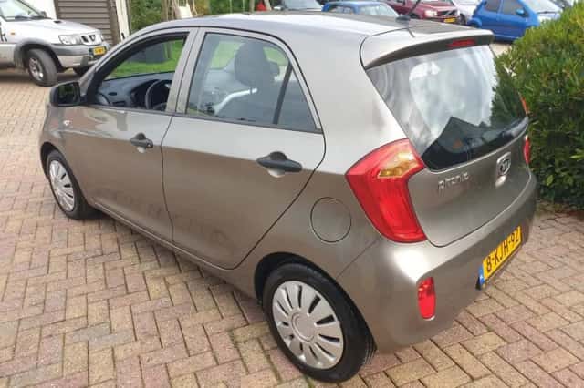 Kia Picanto (2014) thumbnail 3