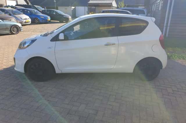 Kia Picanto (2014) thumbnail 2