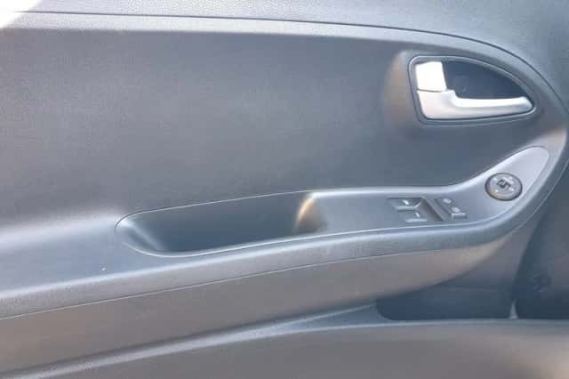 Kia Picanto (2014) thumbnail 5