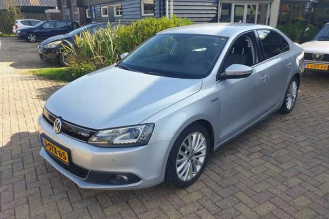 Volkswagen Jetta (2013) thumbnail 1