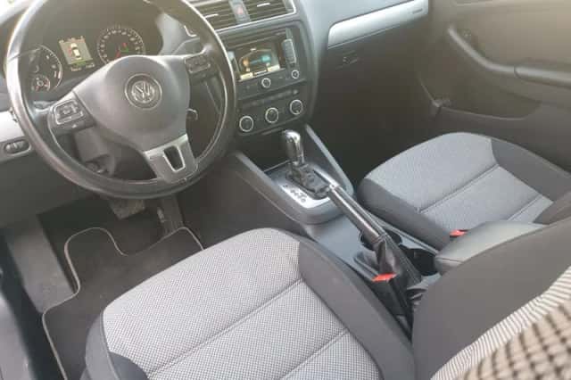 Volkswagen Jetta (2013) thumbnail 6