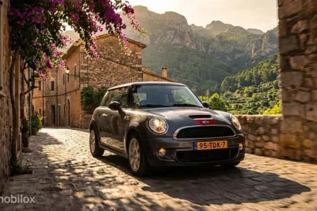 MINI Clubman (2012) thumbnail 5