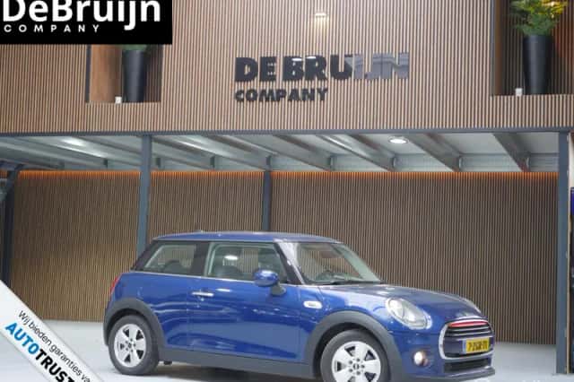 MINI Cooper (2015) thumbnail 1