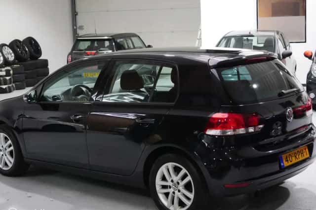 Volkswagen Golf (2011) thumbnail 4