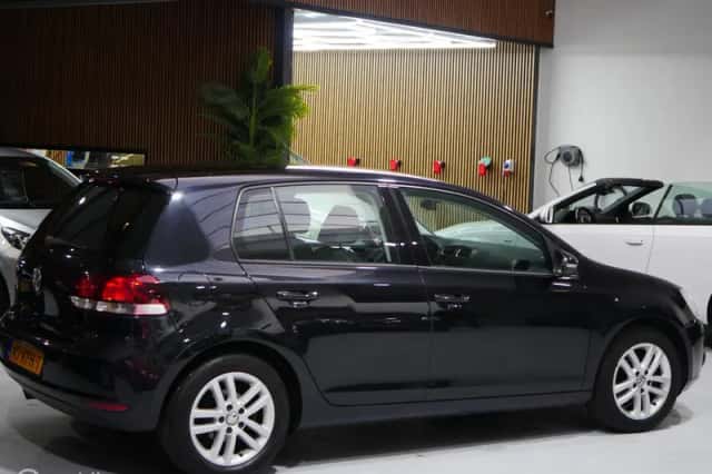 Volkswagen Golf (2011) thumbnail 6