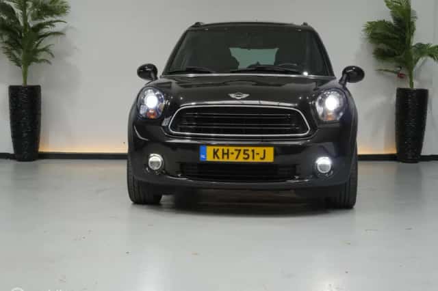 MINI Countryman (2016) thumbnail 5