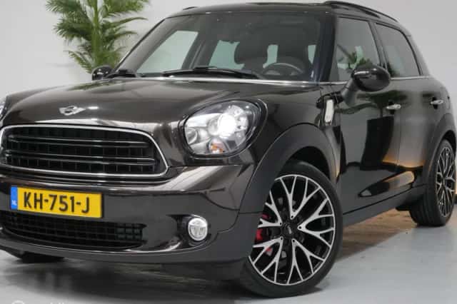 MINI Countryman (2016) thumbnail 6