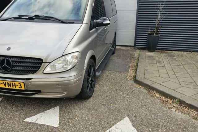 Mercedes-Benz Viano (2008) thumbnail 2