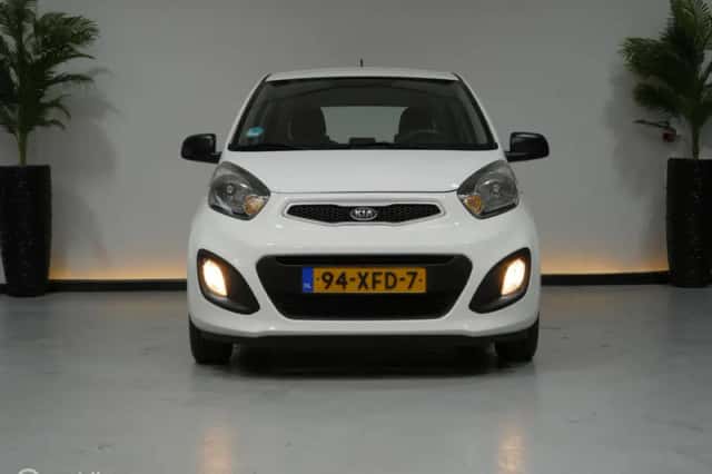Kia Picanto (2012) thumbnail 5
