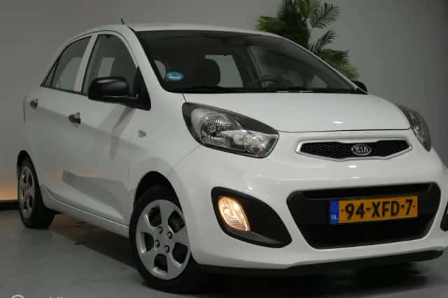 Kia Picanto (2012) thumbnail 6