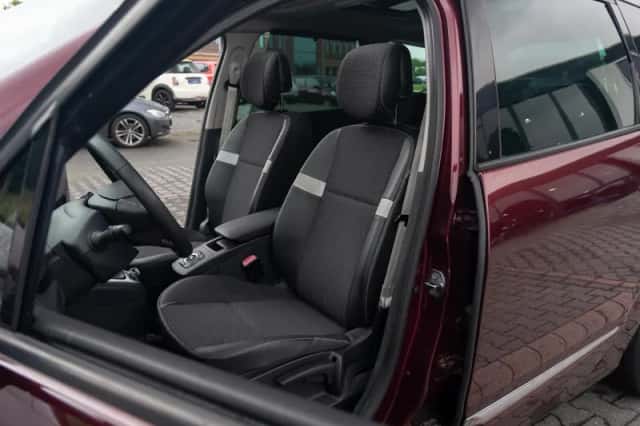 Renault Grand Scénic (2012) thumbnail 6