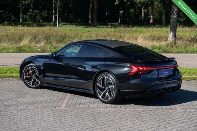 Audi e-tron GT (2021) thumbnail 3