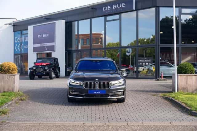 BMW 7-Serie (2017) thumbnail 4