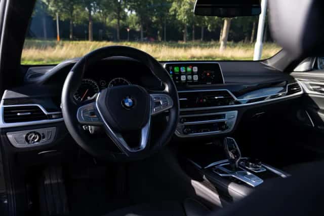 BMW 7-Serie (2017) thumbnail 5