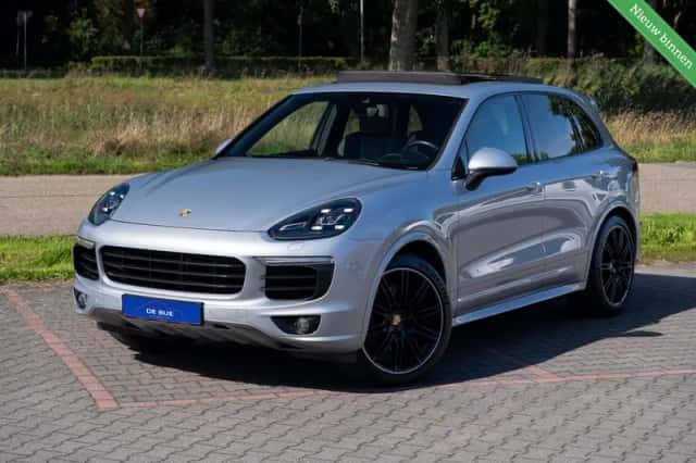 Porsche Cayenne (2016) thumbnail 1