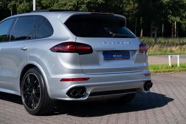 Porsche Cayenne (2016) thumbnail 5