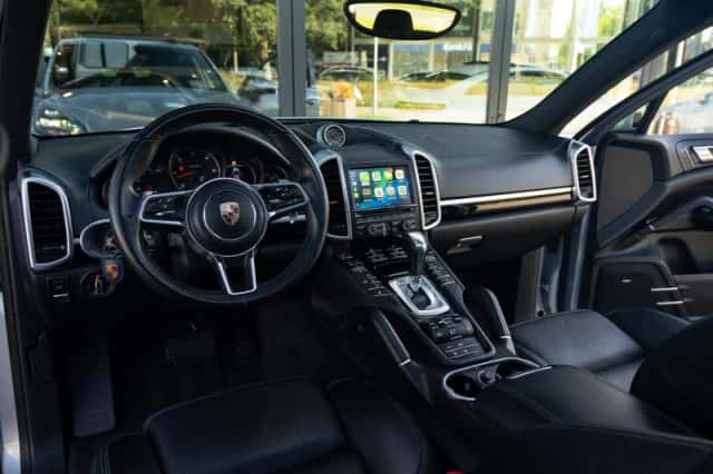 Porsche Cayenne (2016) thumbnail 6