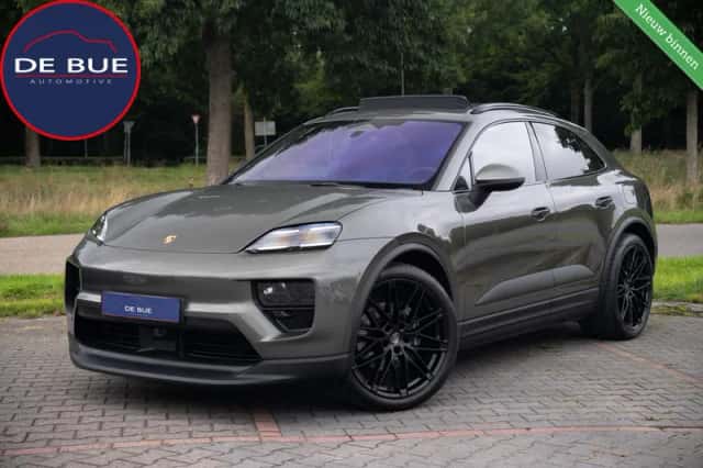 Porsche Macan (2024) thumbnail 1