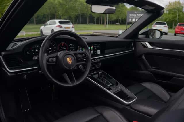Porsche 911 (2021) thumbnail 6