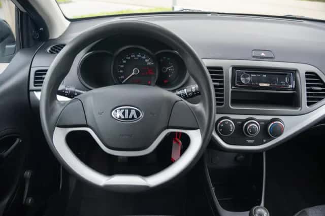 Kia Picanto (2013) thumbnail 4