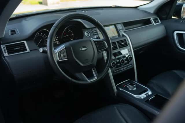 Land Rover Discovery Sport (2015) thumbnail 5