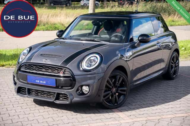 MINI Cooper S (2019) thumbnail 1