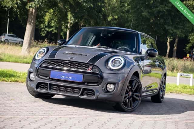 MINI Cooper S (2019) thumbnail 3