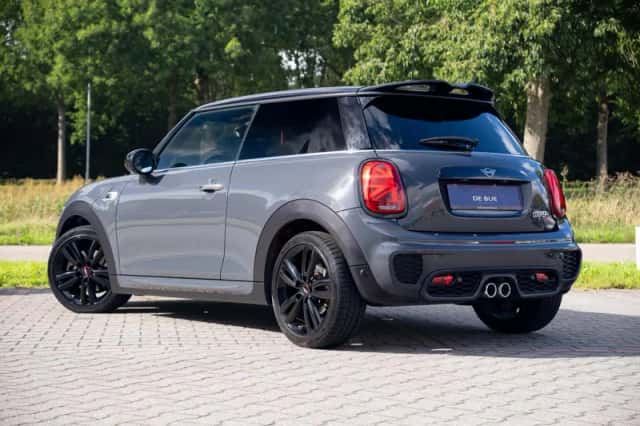 MINI Cooper S (2019) thumbnail 4