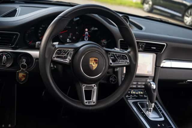 Porsche 911 (2016) thumbnail 6