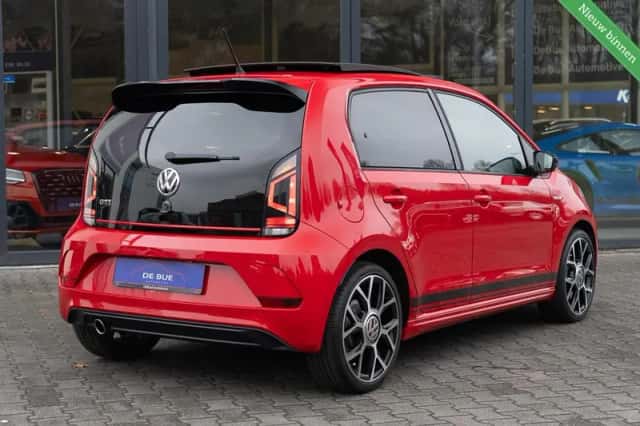 Volkswagen Up! (2018) thumbnail 3