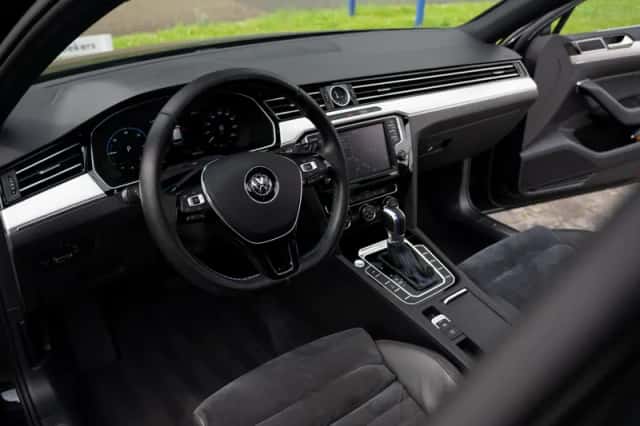 Volkswagen Passat (2016) thumbnail 5