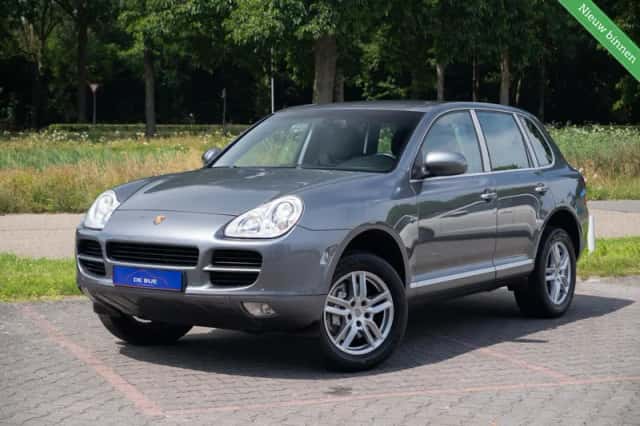 Porsche Cayenne (2005) thumbnail 2