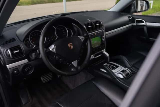Porsche Cayenne (2005) thumbnail 5