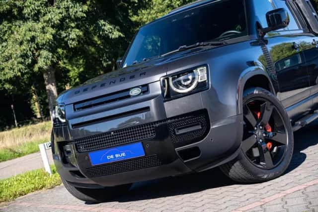 Land Rover Defender (2024) thumbnail 2