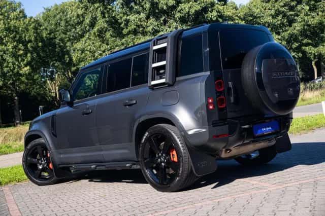 Land Rover Defender (2024) thumbnail 4