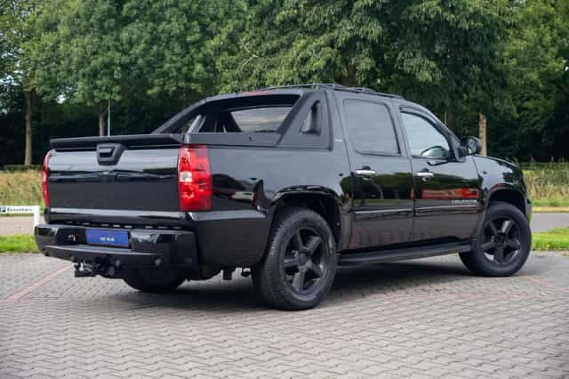 Chevrolet Avalanche (2008) thumbnail 4