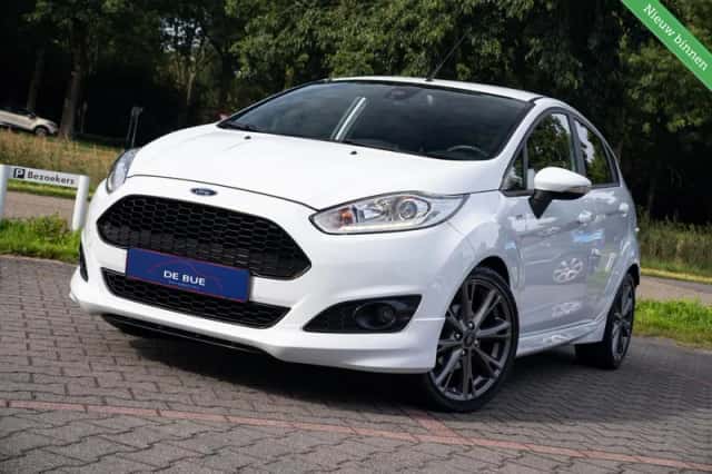 Ford Fiesta (2016) thumbnail 2