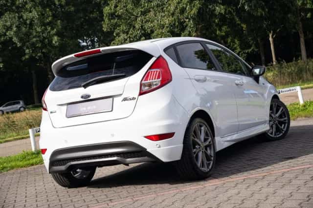 Ford Fiesta (2016) thumbnail 5