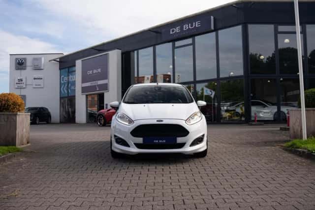 Ford Fiesta (2016) thumbnail 6