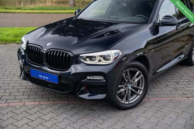 BMW X4 (2019) thumbnail 2
