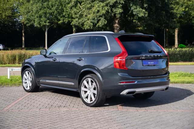 Volvo XC90 (2015) thumbnail 4