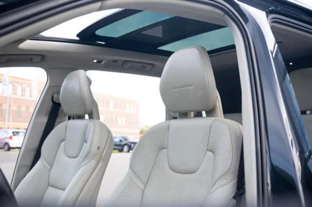 Volvo XC90 (2015) thumbnail 6