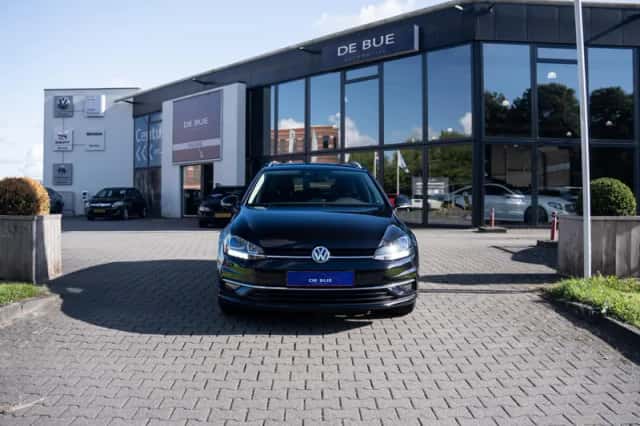 Volkswagen Golf (2017) thumbnail 5